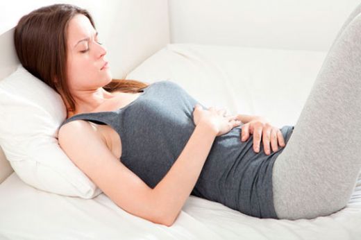 Kadınlarda Karın Ağrısı Belirtileri ve Tedavisi