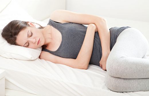 Karın Ağrısı Belirtileri ve Tedavisi